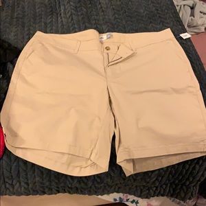 Old navy khaki Bermuda shorts